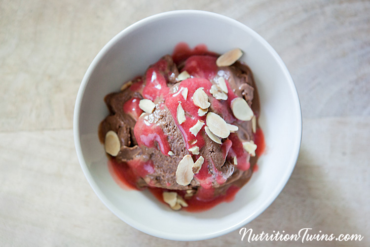 0001__nutritiontwins-banana-icecream-split-cocoa-honey-peanutbutter-almonds-strawberries-almondmilk_logo