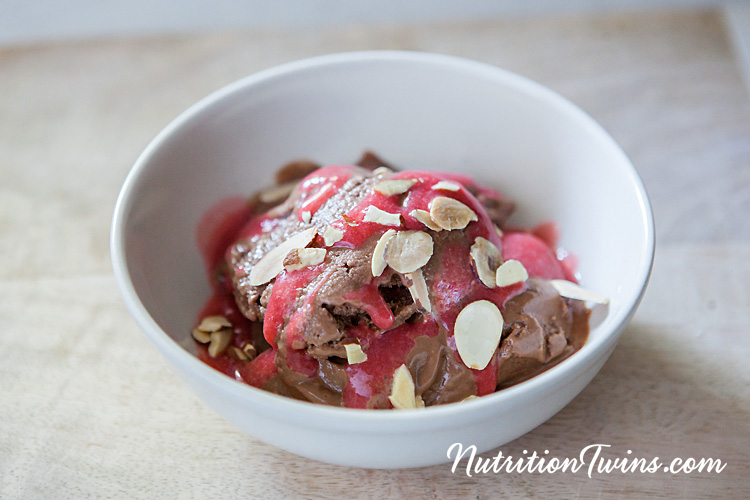 0002__nutritiontwins-banana-icecream-split-cocoa-honey-peanutbutter-almonds-strawberries-almondmilk_logo
